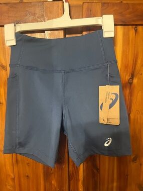 NWT ASICS short